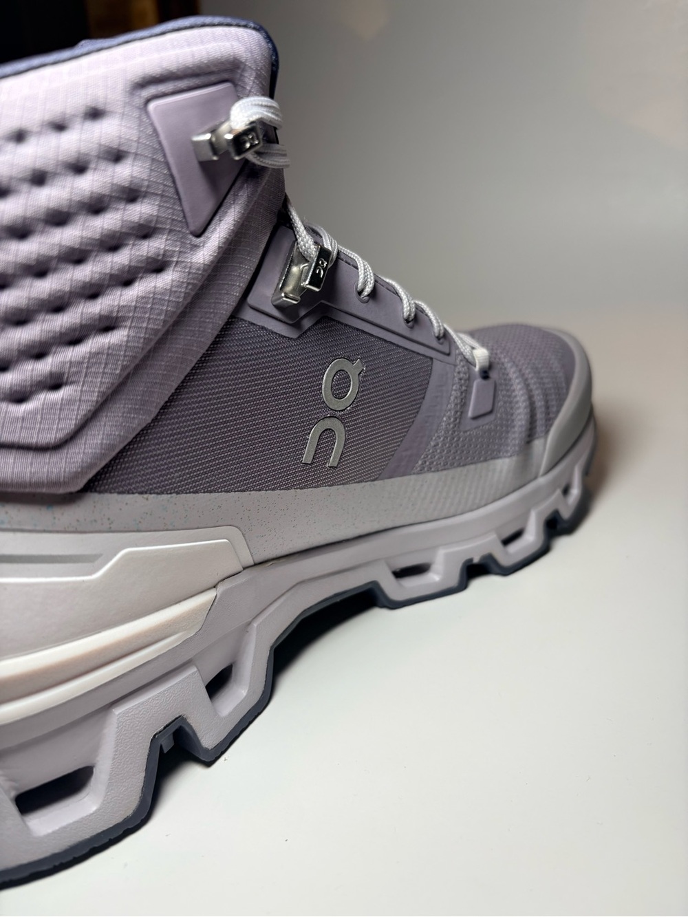 On Running Women size 9.5 Cloudrock Waterproof Mid-Top Hiking Boot Lavender Gray - Picture 11 of 14